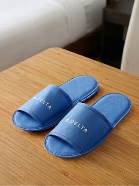 Delta Air Lines Inflight Amenity Disposable Foldable Open Toe Slippers Sandals